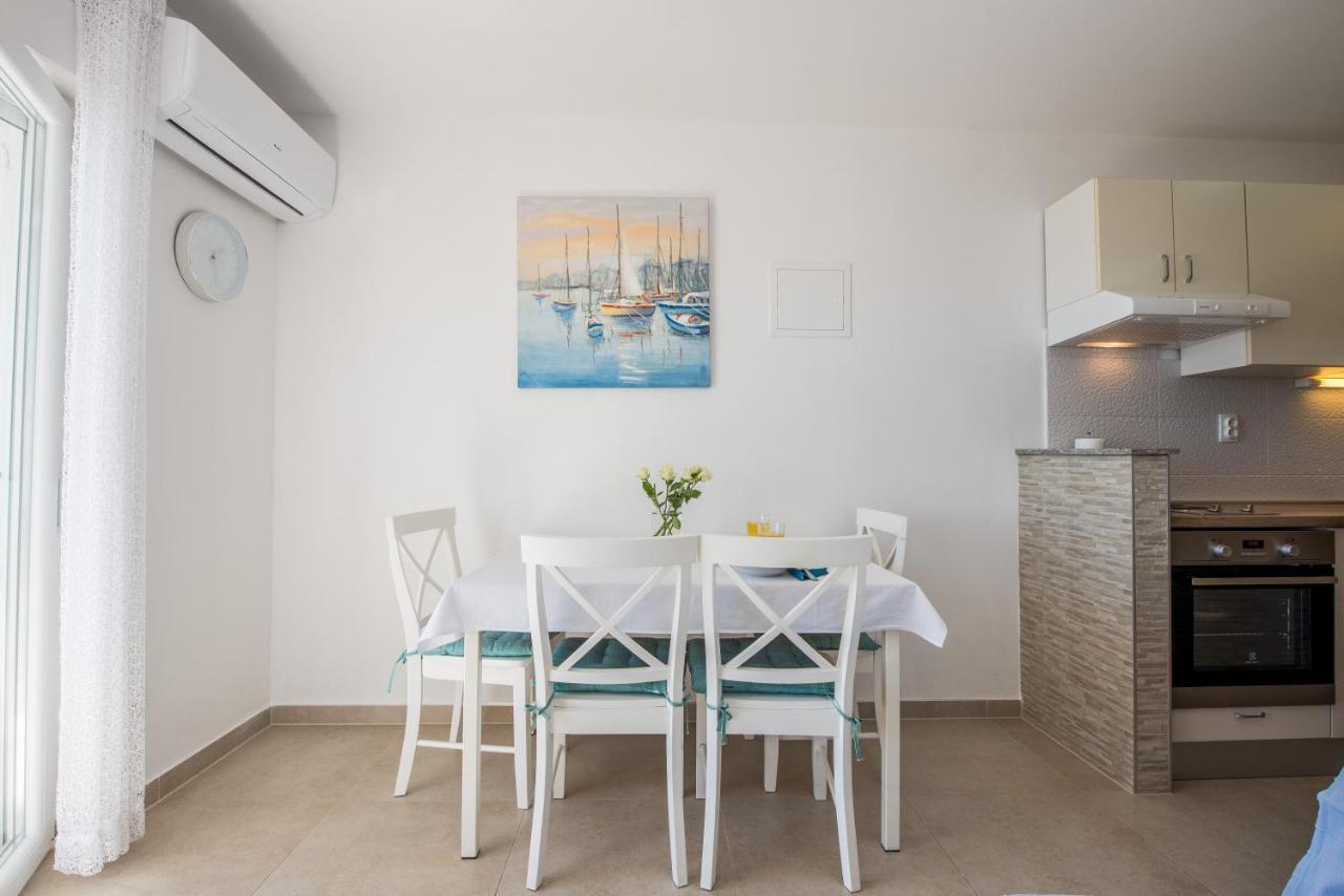 Apartments Amneris Trogir Ngoại thất bức ảnh