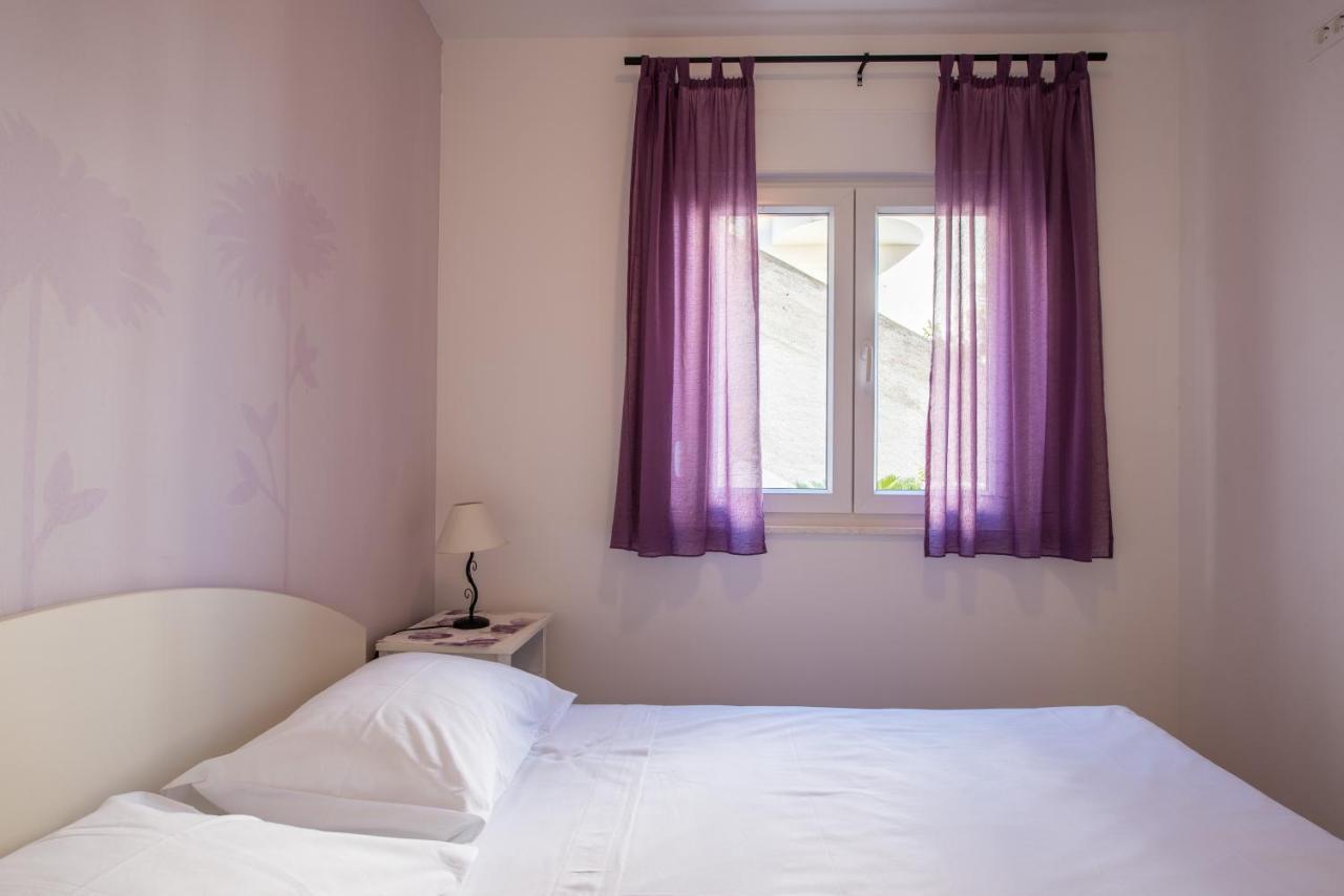 Apartments Amneris Trogir Ngoại thất bức ảnh